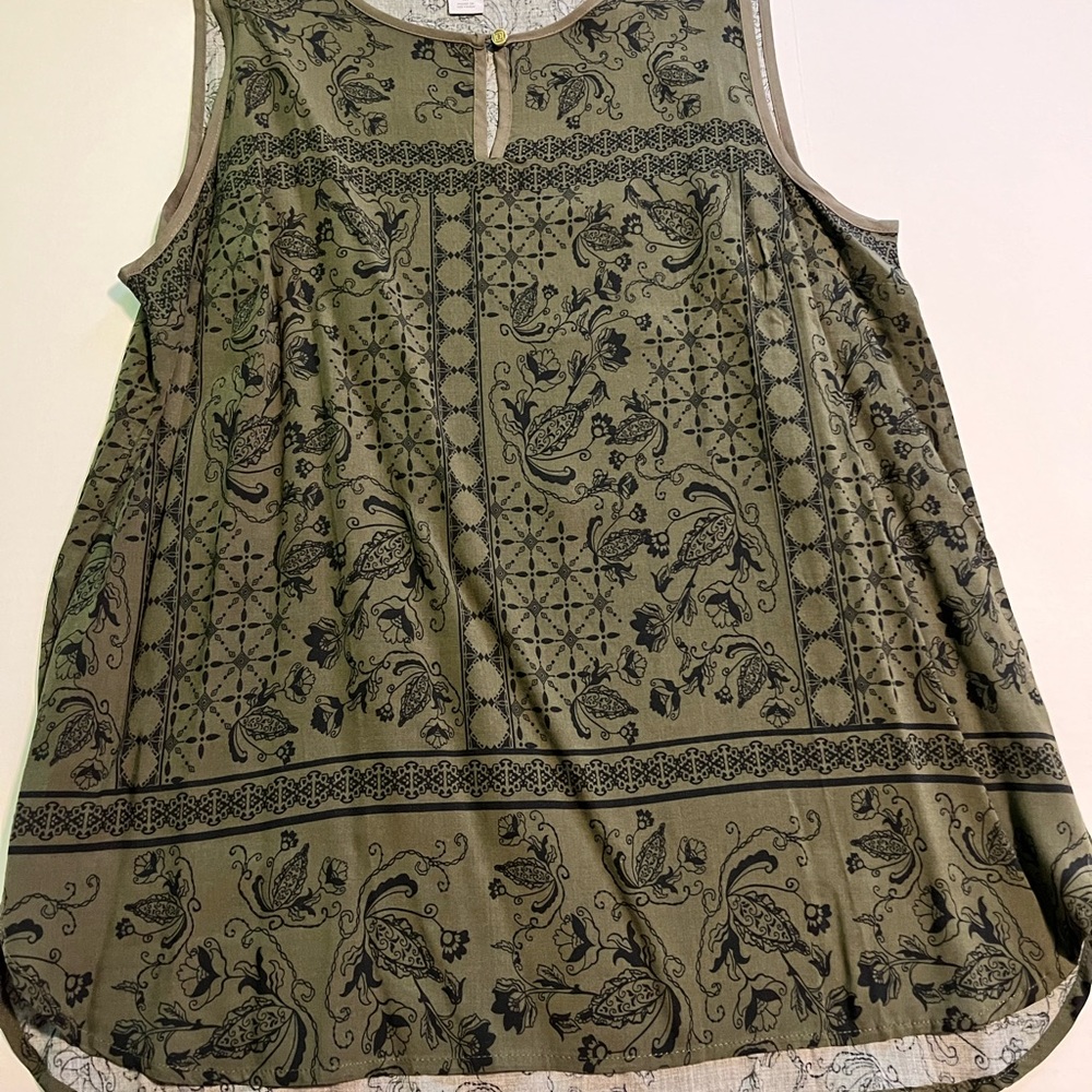 Floral Patterned Sleeveless Top